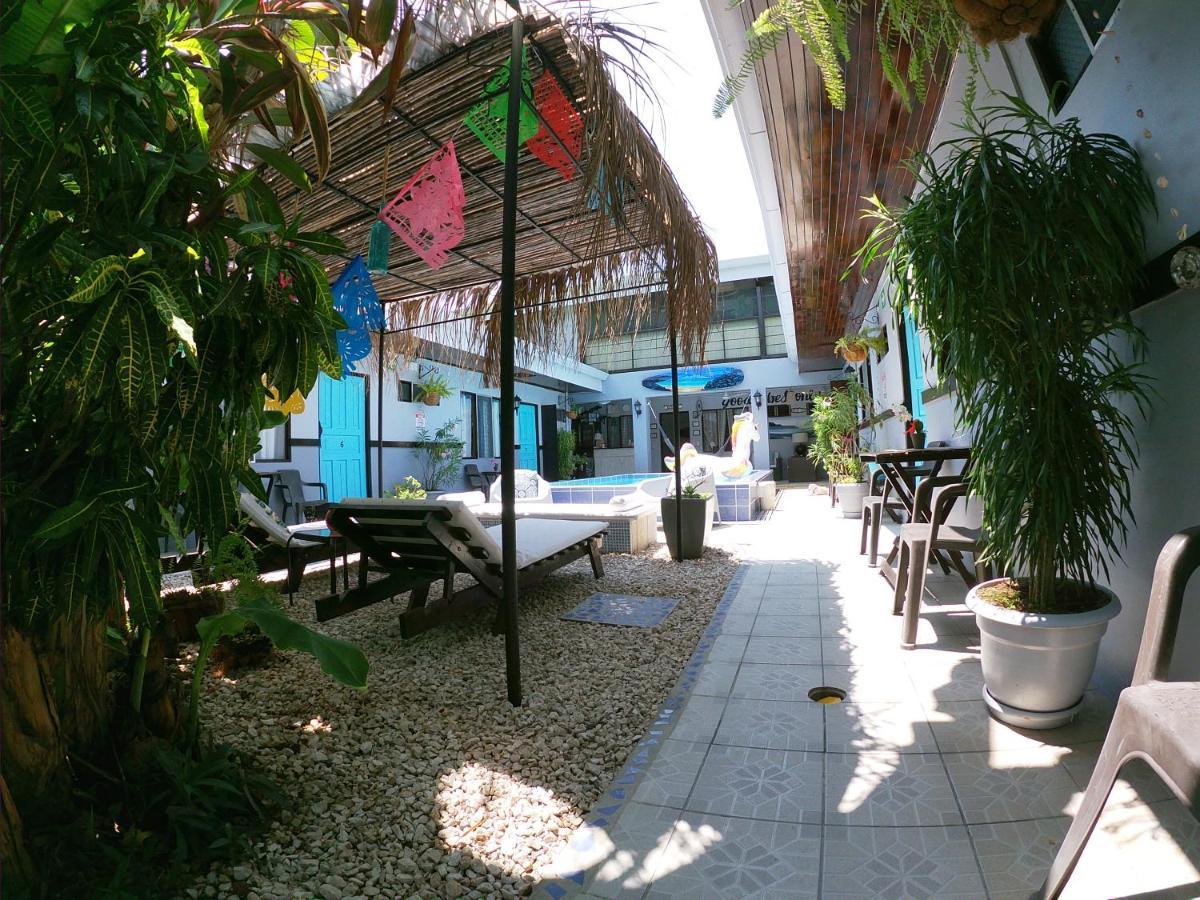 Hotel Perico Azul & Surf Camp Jacó Buitenkant foto